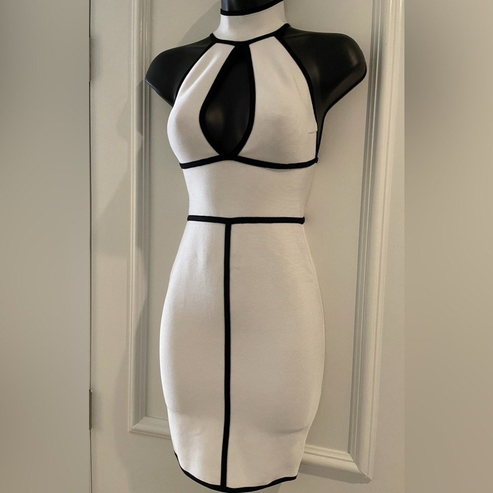 Vintage Bebe. Super stylish & sexi off-white/black trim halter mini, worn 1X